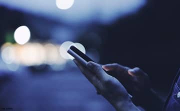 「若者はインスタ、高齢者はLINE」で幸福度が高まる？ ではXは？ 研究が示したSNSとメンタルの関係