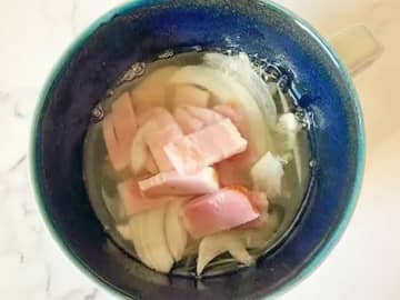 食パンあったら作ってみて！　カップ1つで完成する絶品スープが画期的【時短レシピ】