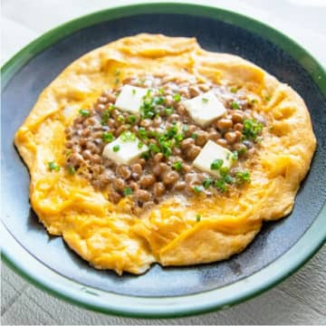 【納豆1パックがごちそう化】「卵で包むだけで別物になる」「知らないと損する」5分の絶品レシピ