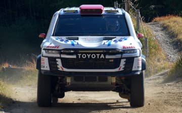 トヨタ車体、「ランクルーザー300 GR SPORT ダカールラリー2026仕様車」でV13に挑戦