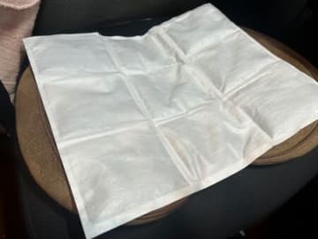 ダイソーにあった！巨大すぎるカイロがすごい！お腹をいたわるときにも