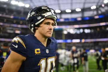 チャージャーズQBハーバートの手術が成功裏に終了、日毎の経過観察へ