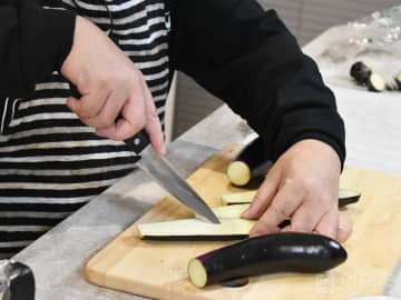【レシピ】切ったナスにツナ缶とマヨネーズを…　天野ひろゆき「ナスは本当に万能で…」