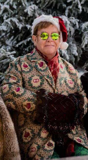 エルトン・ジョンのクリスマス・シングル「Step Into Christmas」がRIAAプラチナ認定を獲得