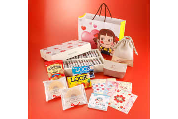 不二家×近鉄百貨店の「福袋」、限定グッズ＆お菓子１１点がセットに