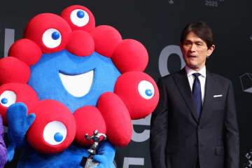 ミャクミャク　江口洋介と友達になる「またどこかで会おうね。ＳＥＥ　ＹＯＵ！」