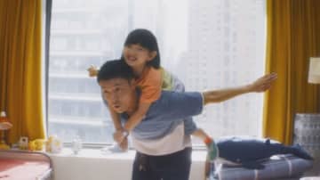 EXO レイ主演の中国映画「愛がきこえる」本編映像が解禁！父と娘の賑やかで穏やかな日常