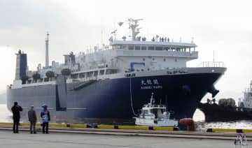 捕鯨母船が山口・下関に帰港　今年の操業終え