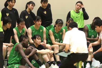 【ロングインタビュー】東京医療保健大・恩塚亨コーチ／行き過ぎた“成長至上主義”に警鐘