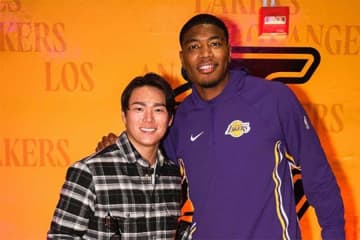 山本由伸×八村塁の対面にあった“違和感”　「塁くんが持ってるのは…」手元に視線集中