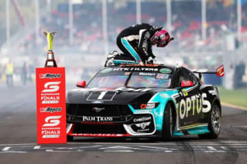 荒天の赤旗クラッシュやエンジン故障の波乱を経て、チャズ・モスタートが大逆転の初王者に／RSC最終戦