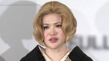 「眉毛が2.3cmズレて…」IKKO(63) 顔面まひで緊急入院していたことを報告 現在は仕事復帰し元気よくおなじみフレーズを披露