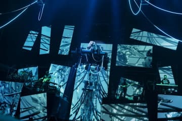 ＜ライブレポート＞キー（SHINee）、不気味さも取り込んだ様々な表現で魅了した【2025 KEYLAND : Uncanny Valley】東京初日