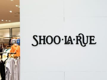 プチプラだけど存在感すごッ！【SHOO・LA・RUE】パッと目を引く「華やかミニバッグ」
