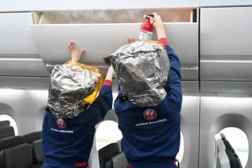 JAL、モバイルバッテリーの持ち込みルール周知強化　違反預け入れ、今年度1,300件超