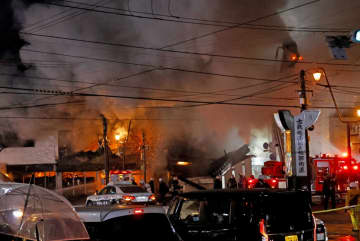 五稜郭近くの繁華街で火災　けが人なし、市電見合わせ