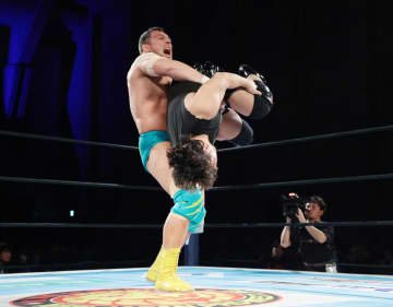 【新日本・ＷＴＬ】ボルチン・オレッグが大学時代過ごした山梨の地で３勝目　次戦で激突の鷹木信悟にリベンジ予告