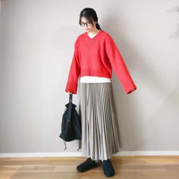 【クリスマスパーティーコーデ】カジュアルで華やぐ！ レディースおすすめ服装アイデア