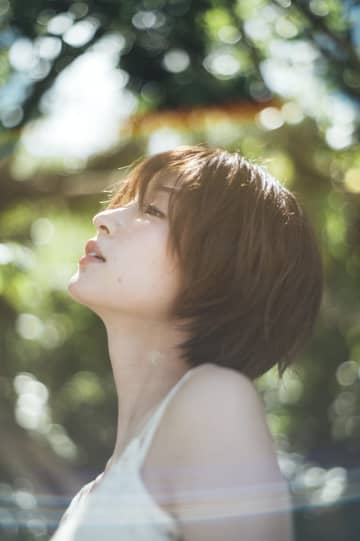 岡崎紗絵、未公開カットで作る2026年版カレンダー発売　20代ラスト写真集から厳選