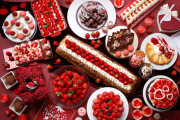 ホテル インターコンチネンタル 東京ベイ“いちご尽くし”スイーツブッフェ、ケーキ＆ムースが一堂に