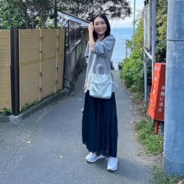 旅行ではスカートとパンツどっちを選ぶ？ 失敗しないおすすめアイテム徹底解説！