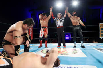 【新日本・ＷＴＬ】鷹木信悟が地元・山梨で３勝目　来年１・４ドームの出場誓い「テッペン行くしかねえだろ」