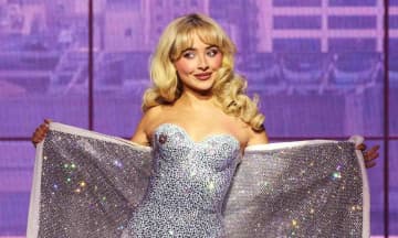 サブリナ・カーペンターNY公演ライヴレポ：“過剰”な遊び心と天才的エンターテイナーとしての輝き