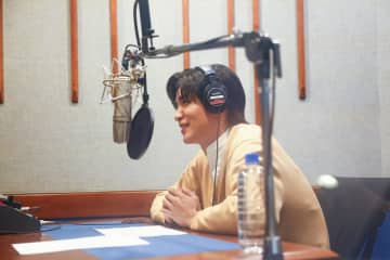 目黒蓮「最後はうどんを入れて卵とじ、ねぎはいっぱい入れちゃいます」目黒流のすき焼きレシピを紹介！新CMで”おいしい“ナレーションに挑戦