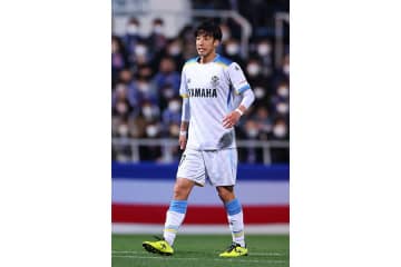 元日本代表FWからの「ご報告」に仰天　華麗なる転身にサッカー仲間も「えぐいって！」