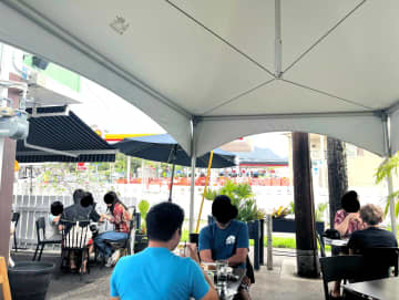 お昼過ぎが狙い目！行列が絶えないカイルアの人気ブレックファースト店「Over Easy」