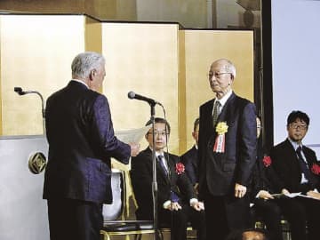 ダム協会／功績者表彰式と総括管理技術者認定証授与式開く／３４人をたたえる