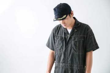 「タイヤ交換や配達もやってるのに」女子高生と同じ時給…… 重労働を強いられた男性の “不満しかない”過去