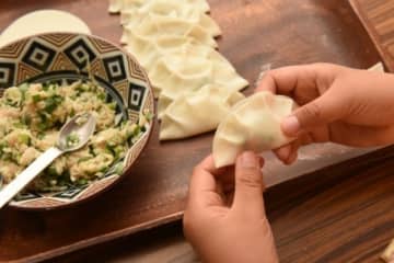 「ふつう餃子って作らないよねー」手作り派をあざ笑う同僚たち 「昨晩は50個作った」と言っただけなのに