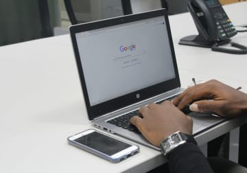 LINEヤフー、なぜ「早期退職者募集」の誤解が拡散？「検索広告崩壊」論の実相