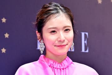 松岡茉優、久々ライブ配信に注目　近影に「えぐいな可愛すぎる」「美しい」の声