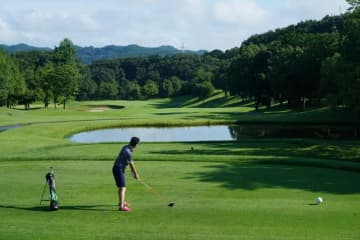 ミスしたくないティーショットは「クラブを持つ長さ」を変えてみて！絶対王者が解説