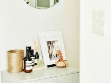 【40代の一人暮らし】25平米の部屋を広く見せるコツ。重宝しているのは「背が低い家具」と「兼用できる家具」