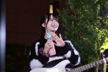 渋谷路上ライブ中止寸前‥今一番路上に人を集める女子高生