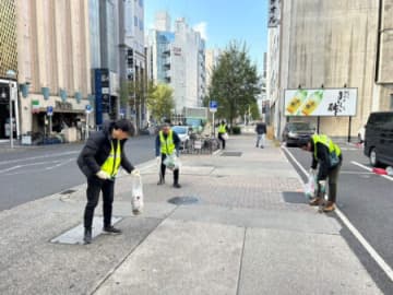 中部遊商、久屋大通公園で初の清掃活動　37社46人が参加