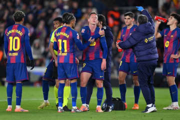 “逆転弾直後”に負傷交代…D・オルモ、左肩脱臼で年内の公式戦を欠場か　リーグ首位のバルサに大打撃