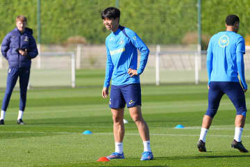 日本人がプレミア名門で「初プレー」　ユニ姿に歓喜…デビュー目前「日本代表に朗報」