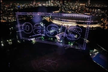 「Oasis Live '25 JAPAN」開催前夜、アンコール社が新宿でスペシャルドローンショーを実施
