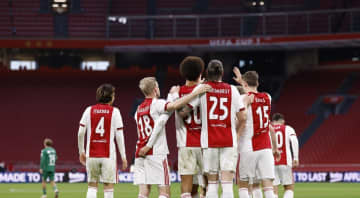 『最後の願いは2度と叶わない』日本代表選手所属の海外名門チーム、重病で末期症状の84歳サポーターが容体悪化で観戦できず