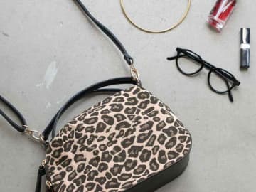トレンドの“レオパ柄”が欲しい！【グローバルワーク】1点投入でおしゃれに♡「今っぽバッグ」