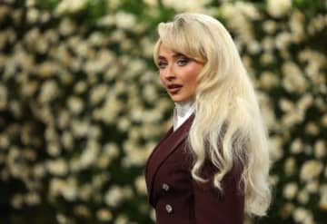 サブリナ・カーペンター、自身の楽曲を無断使用したホワイトハウスの移民摘発動画を非難「邪悪で不快」