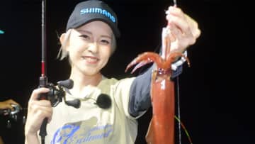 「ドキドキ感がクセになる…」遊漁船で中乗りとして活躍する清水彩香が、ティップエギングの魅力を解説！