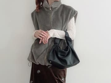 「めちゃ軽い」「冬の相棒確定！」【しまむら】で見つけた！「羽織りアイテム」