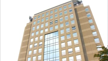 栃木県内の高校教諭の男（50）逮捕　女性（10代）のスカート内を盗撮か