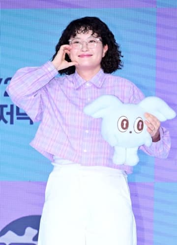 “刑務所レベル”のオフィスで社員を働かせた韓国ユーチューバー、登録解除者が続出