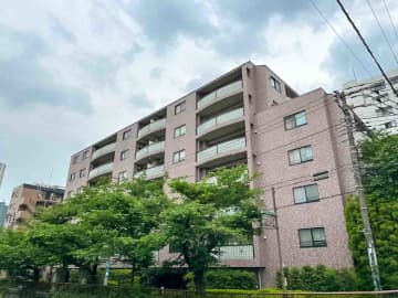 クレッセント目黒青葉台 2階｜「中目黒」駅徒歩5分。桜の名所「目黒川」に寄り添い、渋谷・代官山・中目黒を日常に。ワイドスパンのルーフバルコニー付き、南‧⻄‧北の3⽅⾓住⼾